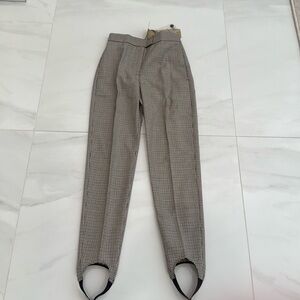 HOLIDAY SALE-NWT US size 2 Burberry pants.